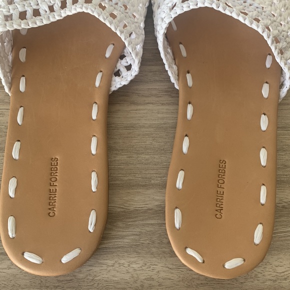 Carrie Forbes | White Woven Slides Sandals! Size 40 - Picture 2 of 5
